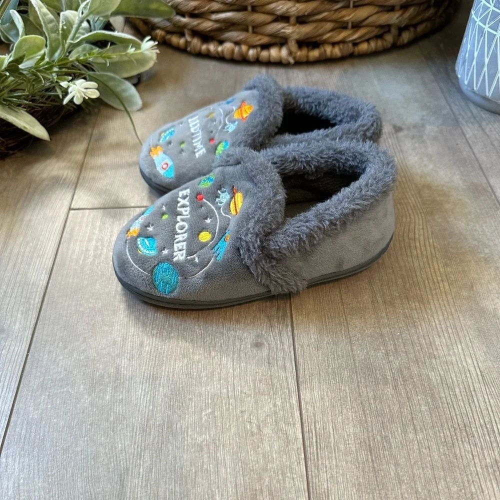 Gray Bedtime Explorer Slippers Toddler Aline Slippers Size 9/10